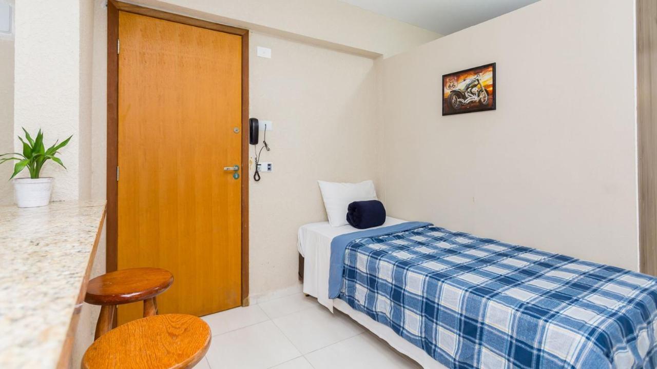 Estudios Confortaveis Com Precos Acessiveis Totalmente Mobiliados クリチバ エクステリア 写真
